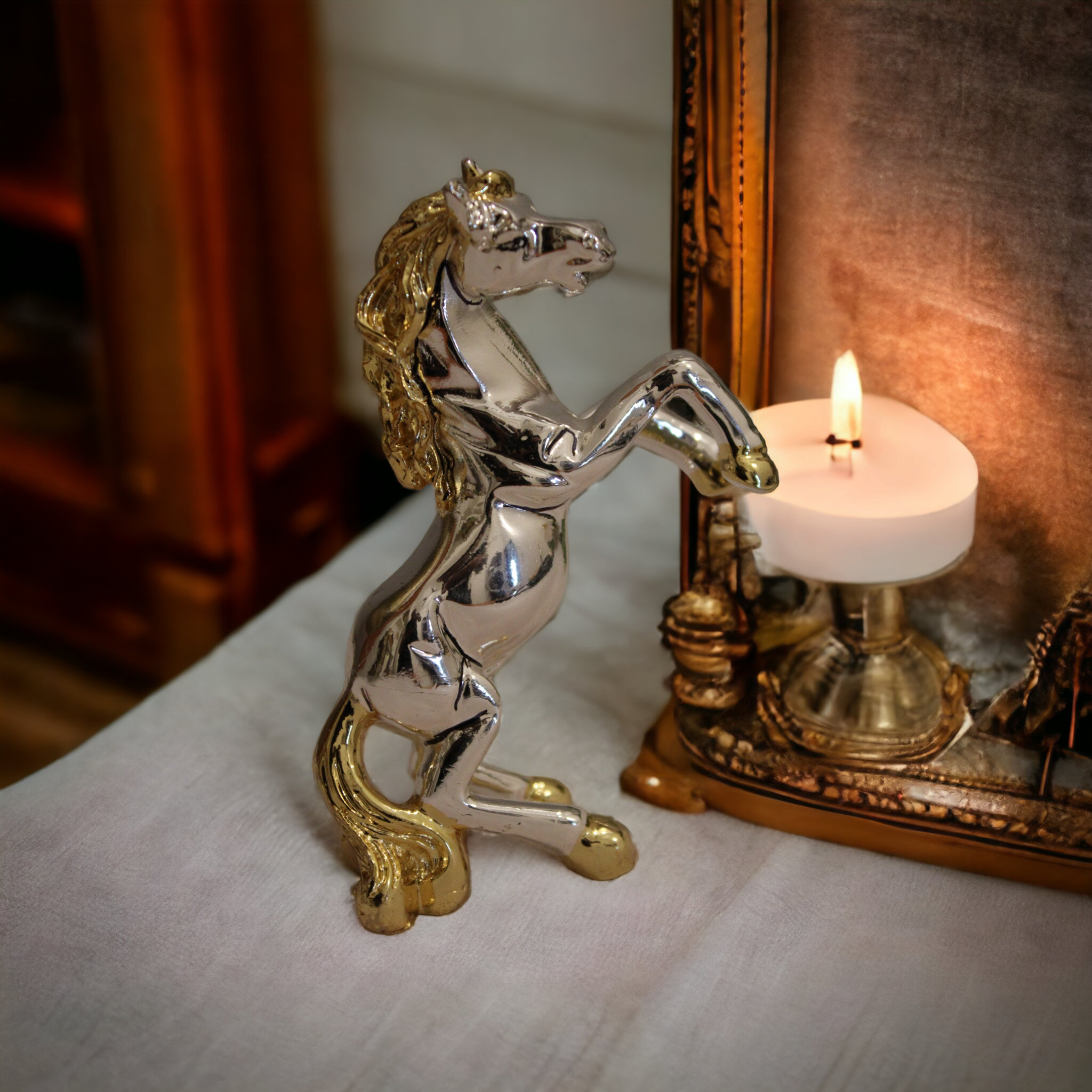 DKLA204042H The Imperial Stallion - Small